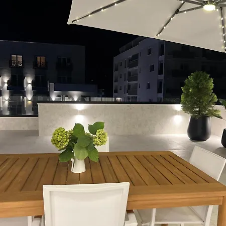 Adria Loft غوليم