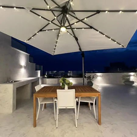 Adria Loft شقة
